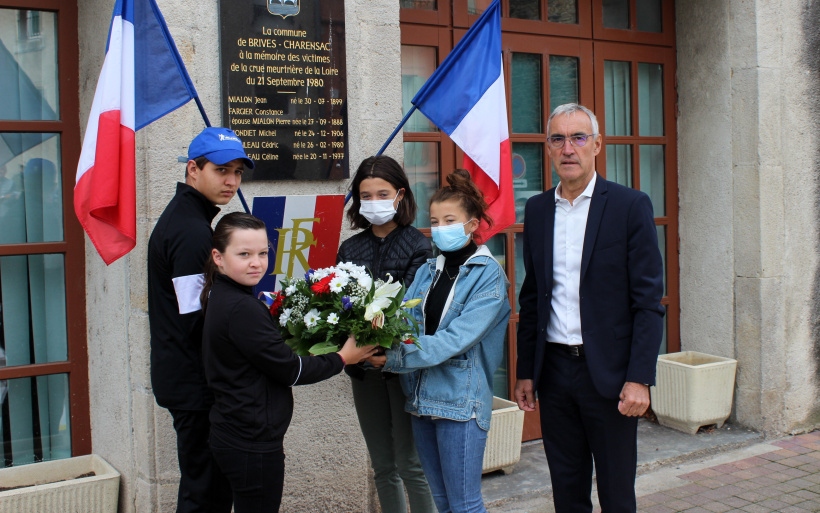 Jean-Paul Bringer, des jeunes et une plaque de mémoire. Pour ne jamais oublier. 