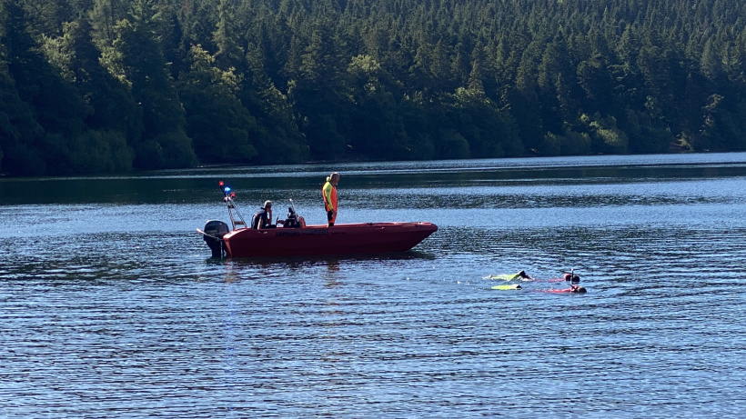 Une embarcation et cinq plongeurs ont été mis à l'eau