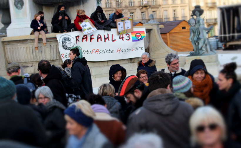 Le Rafahl lutte activement contre les idées qu'ils jugent fascistes et racistes.