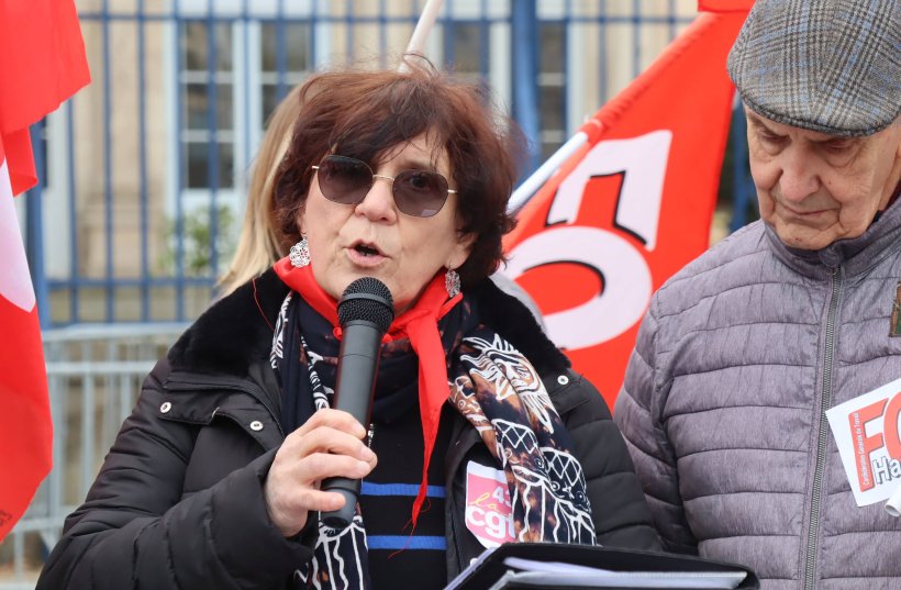 Sabine Bouquet et Joseph Déléage lors des discours devant la préfecture de la Hte-Loire. 