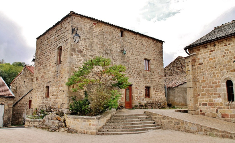 Petit village mais grosse tension, à Saint Christophe d'Allier. 