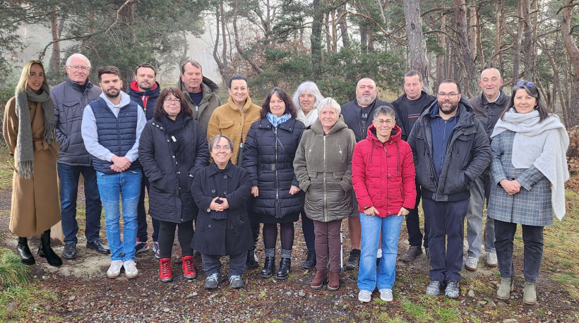 La liste "Sanssac Dynamique" au complet, prête à se lancer dans la course politique.