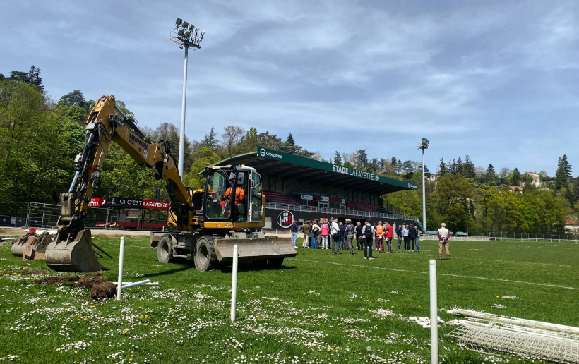 Les travaux ont débuté aujourd'hui sur le terrain