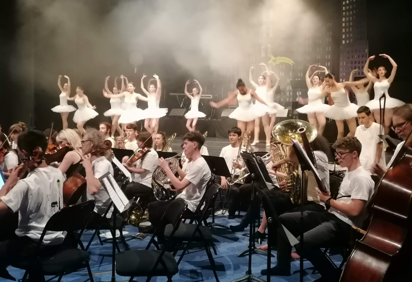 Quand la musique est bonne, les chorégraphies le sont également.