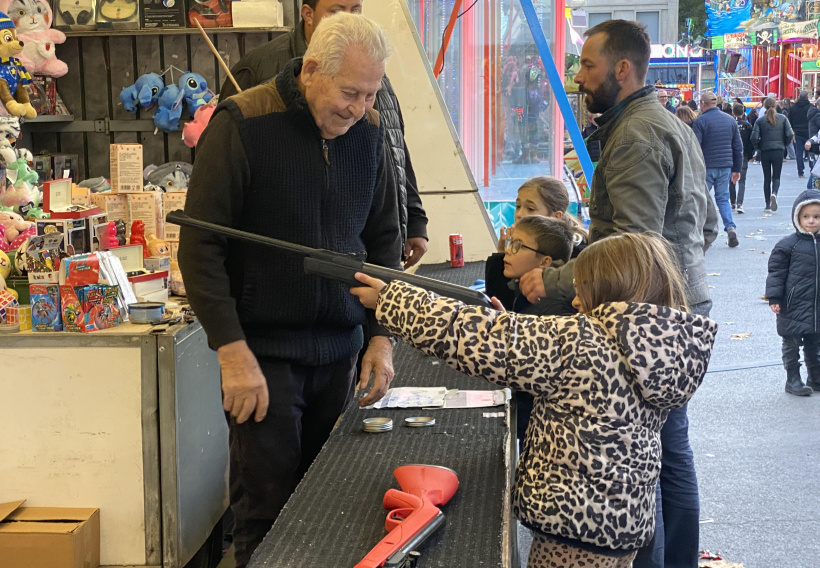 Le tir à la carabine traverse le temps et les générations.
