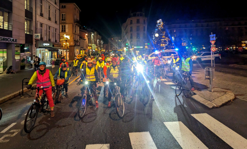 Une Vélorution nocturne pour que la lumière soit braquée sur les droits des cyclistes. 