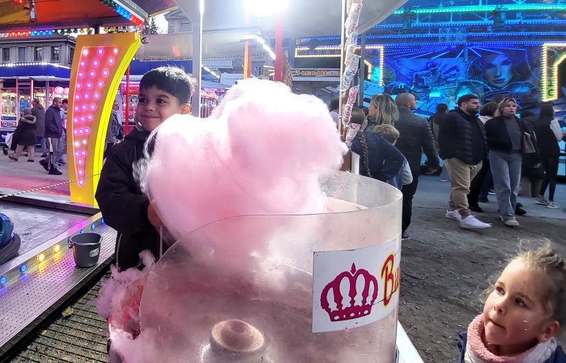 Des barbes à papa plus grosses que les enfants !