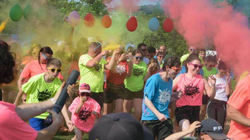 Explosion de couleurs et de sourire pour la Color Run de Fit Run Sport