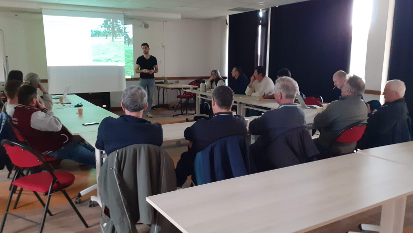 Les participants à la rencontre entre la Comcom des Sucs et les agriculteurs. 