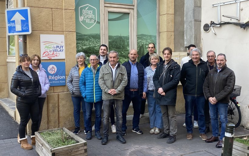 Les organisateurs, élus et partenaires de la course la plus célèbre du département. 