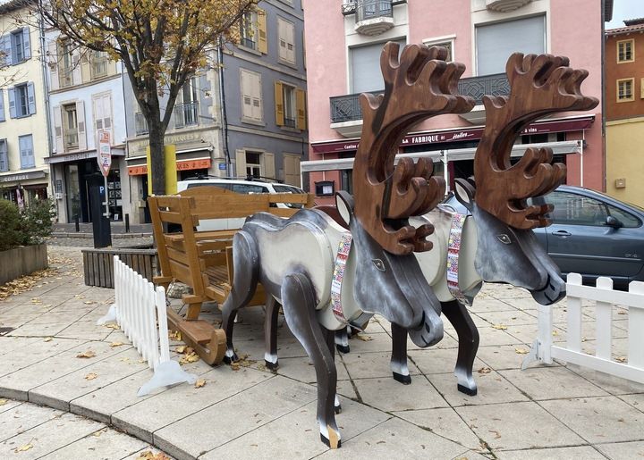 Les rennes sont de nouveau revenus sur la place Cadelade au Puy. 