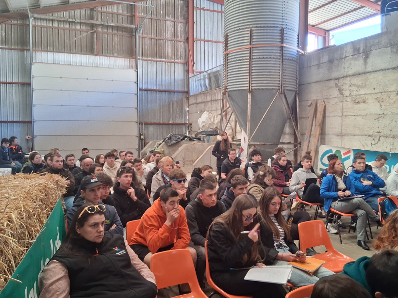 Beaucoup de monde venu assister à cette rencontre