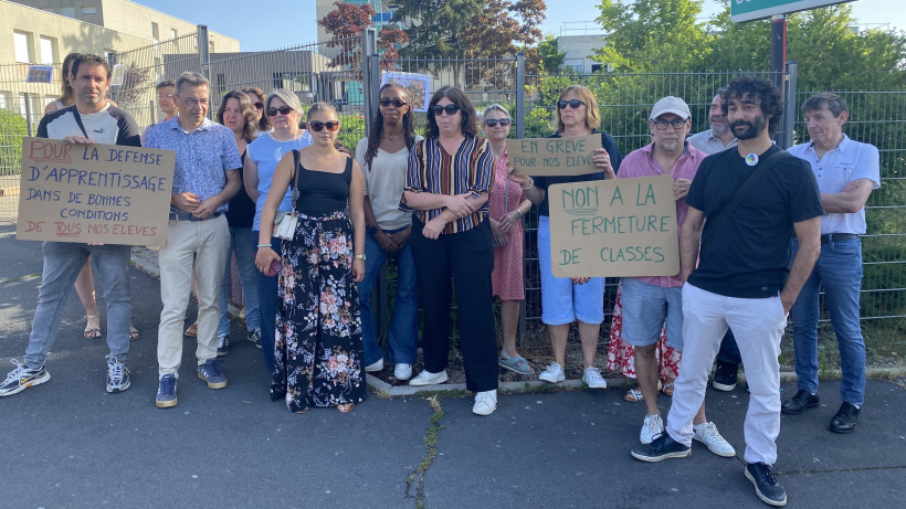 Le personnel proteste contre la fermeture de deux classes à Yssingeaux
