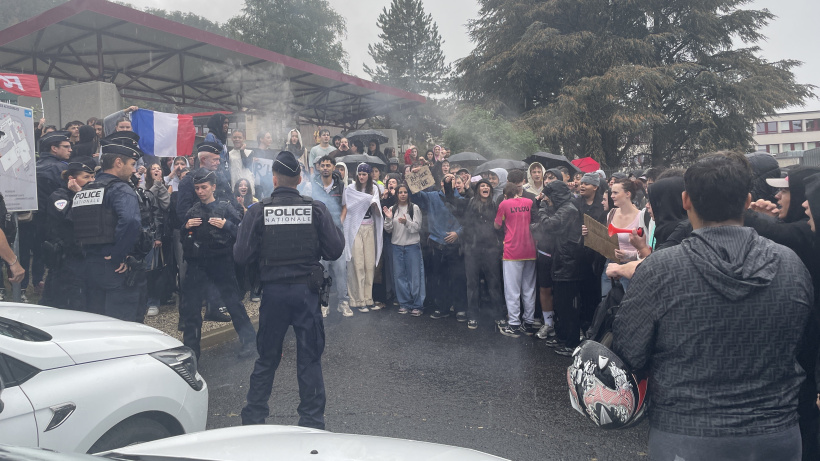 L'ambiance était tendue devant Roche-Arnaud