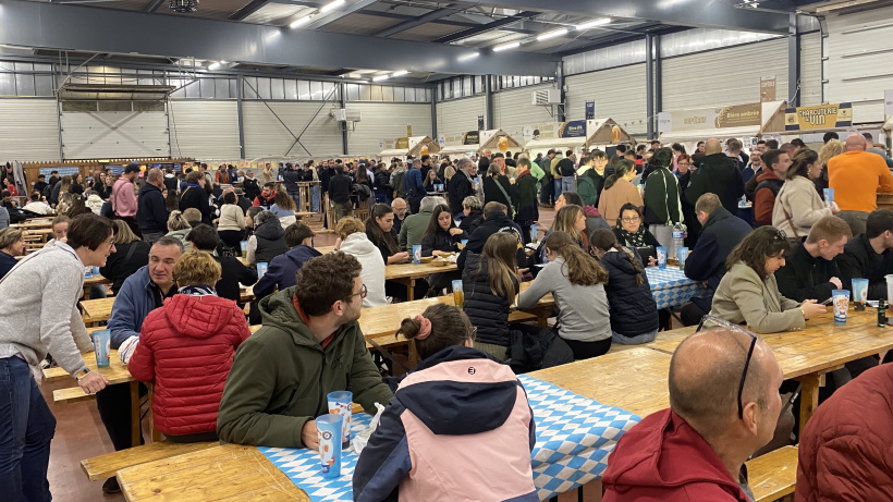 La Grande Halle de Saint-Paulien était bien remplie en milieu de soirée