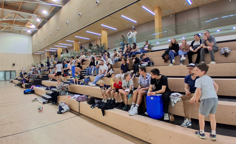 Petits et grands sont venus assister à la rencontre